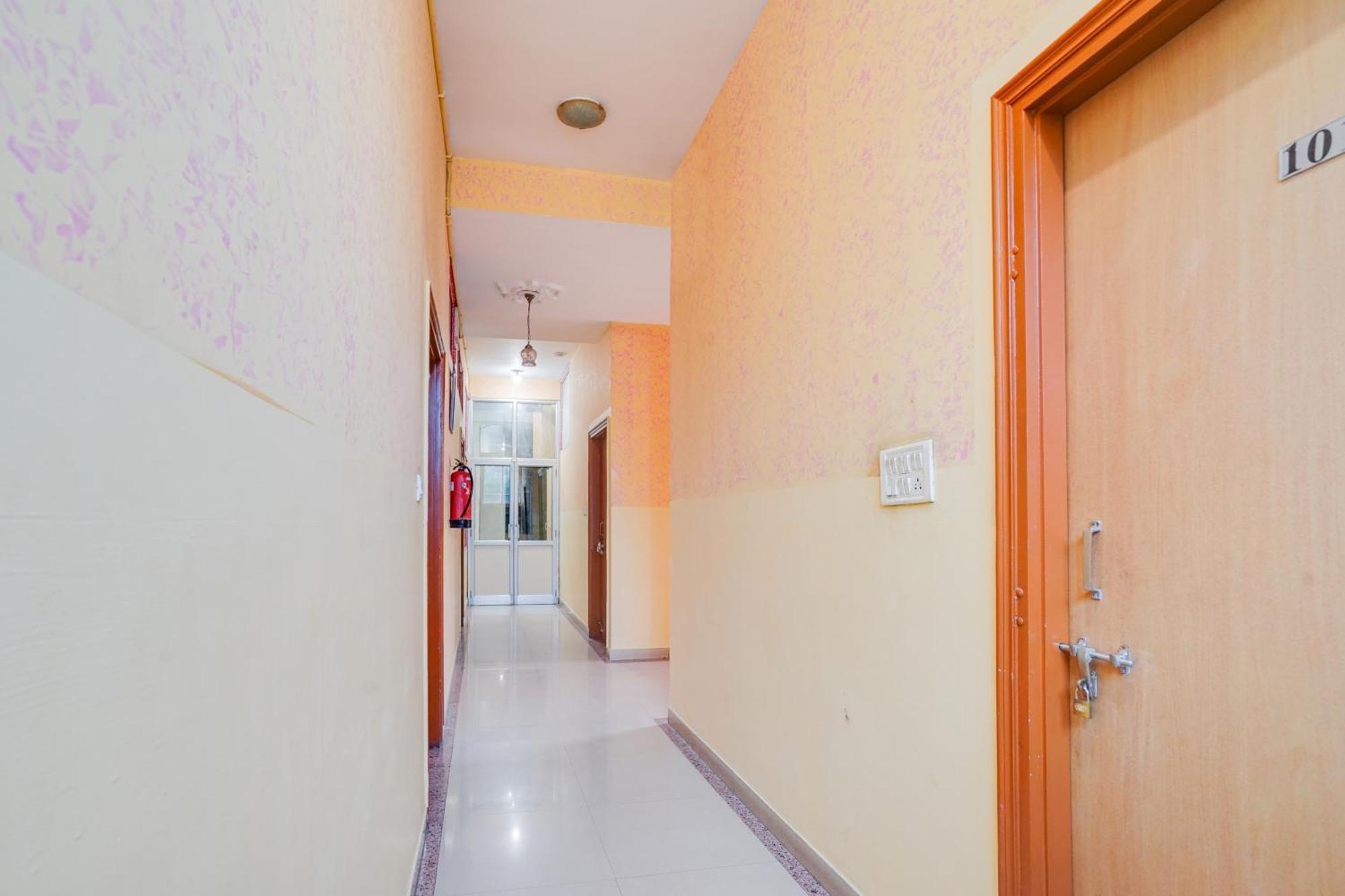 Super Hotel O Jln Marg Malviya Nagar Formerly Hotel Braj Haveli Джайпур Екстериор снимка